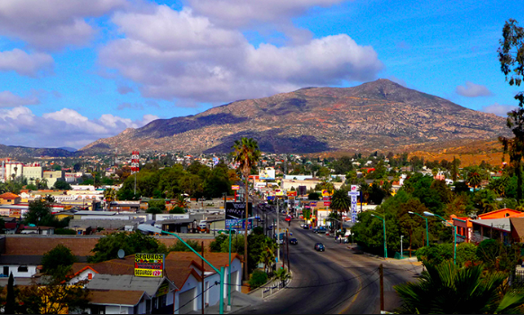 Rinden homenaje a profesor oriundo de Apizaco en Baja California